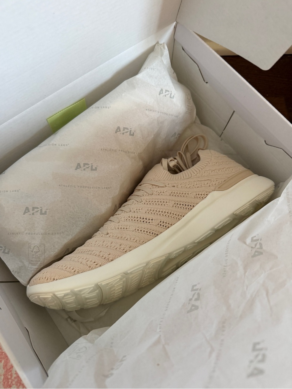 APL Men’s Slip-On Knit Athletic Sneakers - Blush Pink Sz 10.5 US - Picture 4 of 8